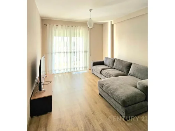Tirane, jepet me qera apartament 2+1 Kati 3, 101 m² 700 € (Don Bosko)