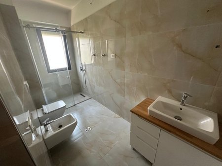 Tirane, shitet apartament 2+1 Kati 3, 128 m² 335.000 € (Liqeni Thate)