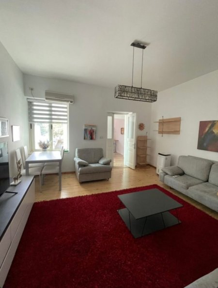 Tirane, jepet me qera apartament 1+1 Kati 1, 600 € 