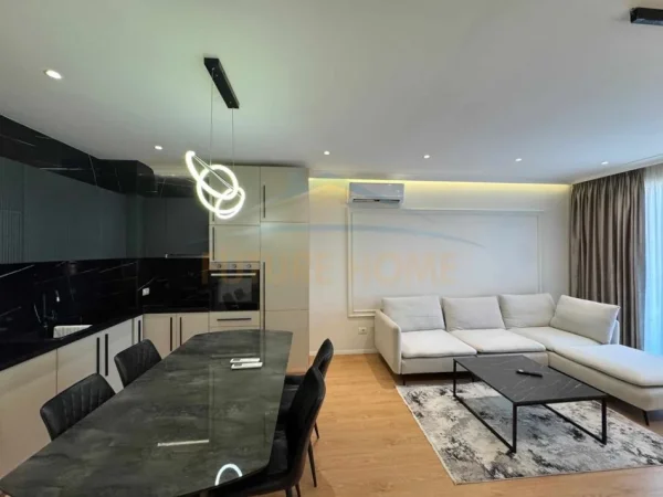 Tirane, jepet me qera apartament 2+1 Kati 8, 107 m² 800 € 
