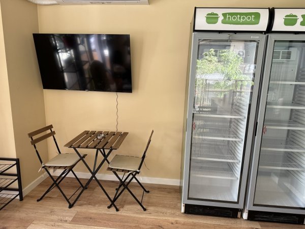 Tirane, jepet me qera ambjent biznesi Kati 0, 40 m² 800 € 
