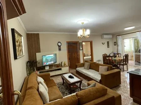 Tirane, shitet apartament 2+1+Ballkon Kati 3, 90 m² 160.000 € (Don Bosko)