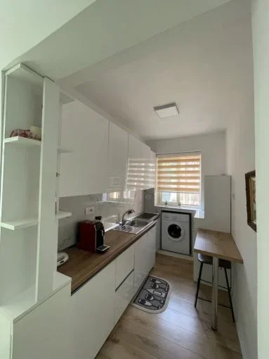 Tirane, jepet me qera apartament 1+1+Aneks+Ballkon Kati 1, 70 m² 600 € (myslym shyri)