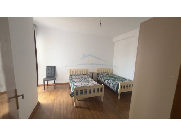 Tirane, jepet me qera apartament 3+1 Kati 3, 93 m² 600 € (Don Bosko)