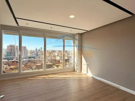 Tirane, shitet apartament 3+1 Kati 5, 164 m² 277.000 € (Xhamlliku)