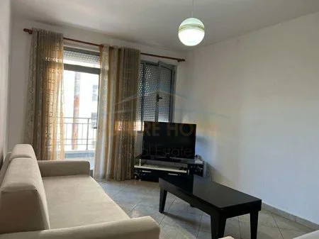 Tirane, jepet me qera apartament 2+1 Kati 3, 85 m² 420 € 
