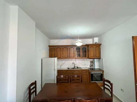 Tirane, jepet me qera apartament 2+1 Kati 3, 85 m² 420 € 