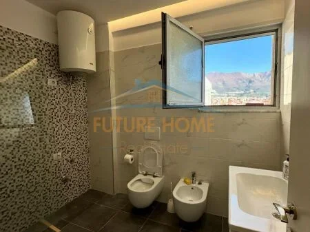 Tirane, shitet apartament 3+1 Kati 5, 164 m² 277.000 € (Xhamlliku)