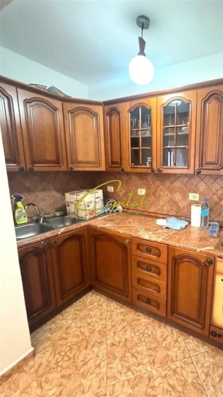 Tirane, jepet me qera apartament 1+1 Kati 5, 60 m² 370 € (KINOSTUDIO)