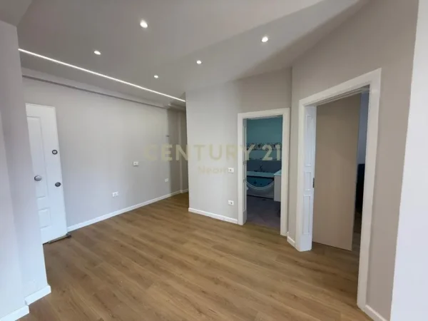 Tirane, shitet apartament 1+1 Kati 1, 76 m² 140.000 € (KODRA E DIELLIT)