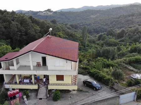 Gjiri Lalezit | Hamallaj, shitet Vile 3 Katshe , 26.000.000 € 