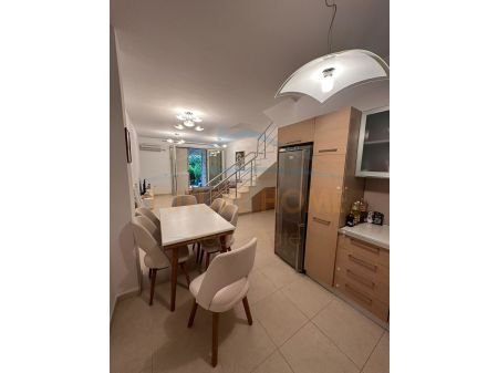 Gjiri Lalezit | Hamallaj, shitet apartament Dublex , 127 m² 30.000.000 € 