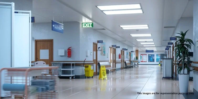 Tirane, jepet me qera ambjent biznesi , 700 m² 21.000 € (KOMUNA PARISIT)