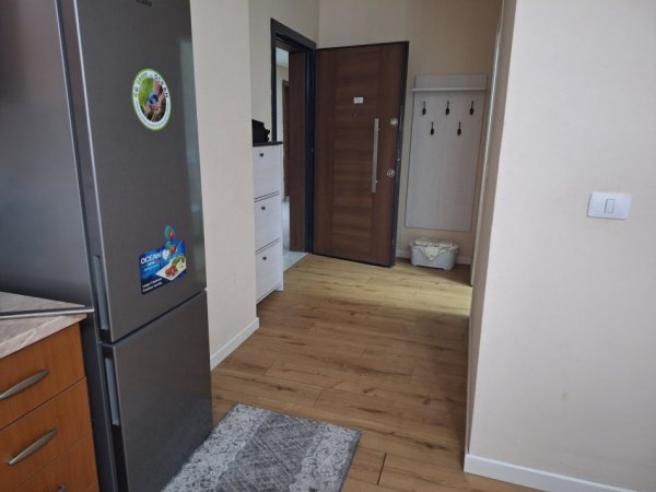 Tirane, jap me qera apartament 2+1+Ballkon , 550 € (Komisariati Policise nr 4)