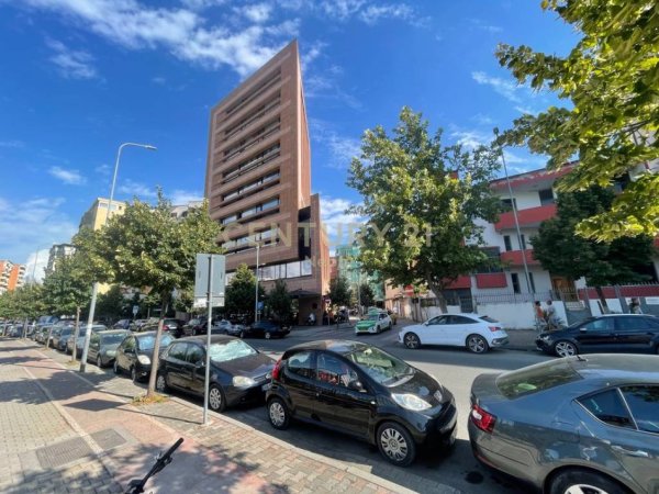 Tirane, jepet me qera ambjent biznesi Kati 0, 30 m² 850 € (Rruga e Kosovareve)