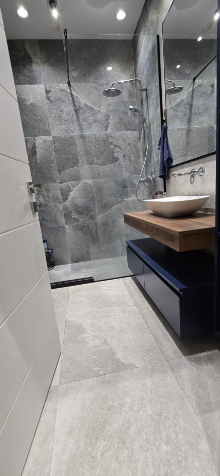 Tirane, jepet me qera 1+1 , 70 m² 800 € 