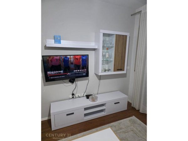 Tirane, jepet me qera apartament 2+1+Aneks+Ballkon Kati 2, 94 m² 750 € (Kompleksi Fiori di Bosco)