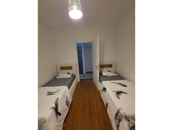 Tirane, jepet me qera apartament 2+1+Aneks+Ballkon Kati 2, 94 m² 750 € (Kompleksi Fiori di Bosco)