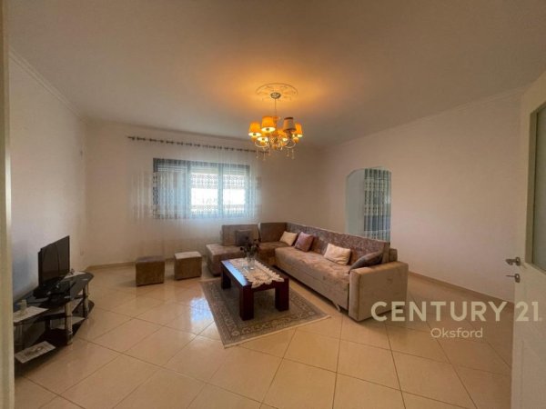 Tirane, jepet me qera apartament 3+1+Aneks+Ballkon Kati 2, 140 m² 550 € (Sauk i Ri)