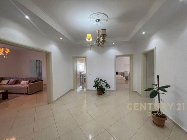Tirane, jepet me qera apartament 3+1+Aneks+Ballkon Kati 2, 140 m² 550 € (Sauk i Ri)