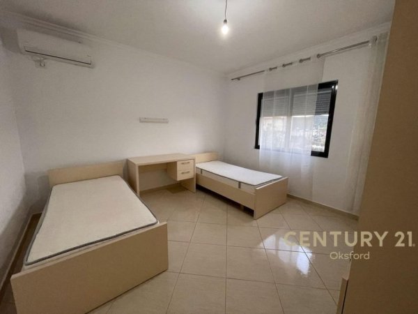 Tirane, jepet me qera apartament 3+1+Aneks+Ballkon Kati 2, 140 m² 550 € (Sauk i Ri)