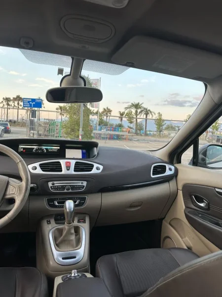 Tirane, makine Renault Nafte, e argjendtë automatik Kondicioner 40 €