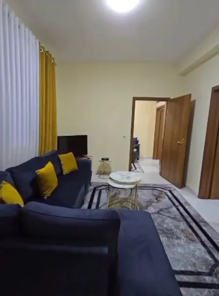 Tirane, jepet me qera apartament 2+1 , 75 m² 750 € 