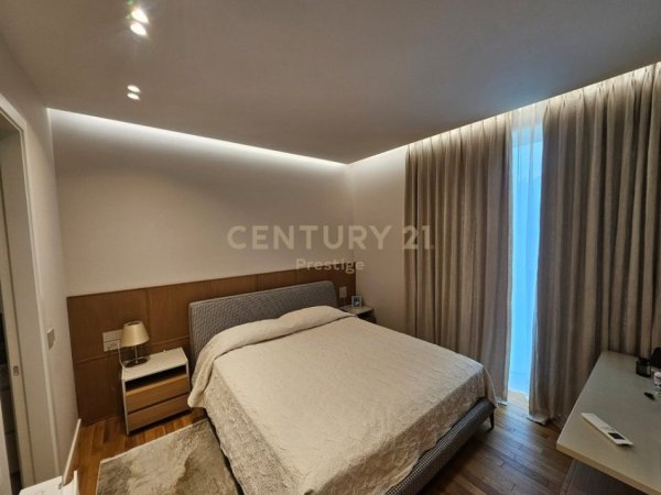 Tirane, shitet apartament 3+1+Aneks+Ballkon Kati 1, 141 m² 485.000 € (Liqeni i Thate)