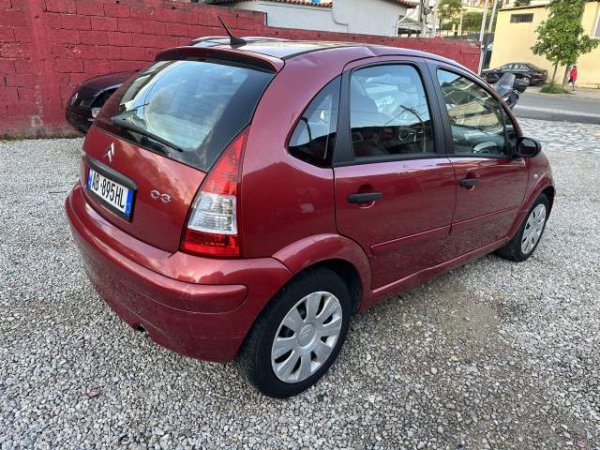 Tirane, shes makine Citroen c3 Viti 2009, 2.900 Euro