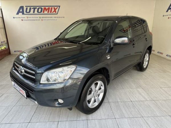 Tirane, shes xhip Toyota RAV 4 Viti 2007, 7.400 Euro