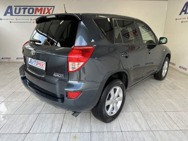 Tirane, shes xhip Toyota RAV 4 Viti 2007, 7.400 Euro