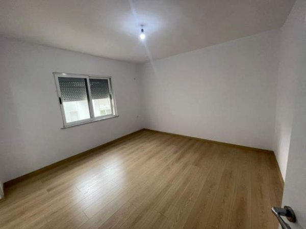 Tirane, shitet apartament 2+1+BLK 80 m² 85.000 Euro