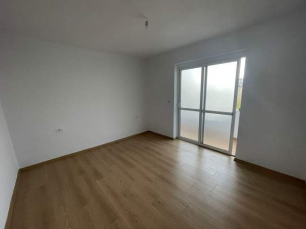 Tirane, shitet apartament 2+1+BLK 80 m² 85.000 Euro