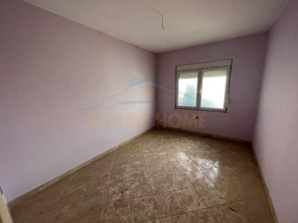 Pogradec, shitet apartament 2+1+BLK Kati 3, 111 m² 89.000 Euro (Lagjia 1, Pogradec.)