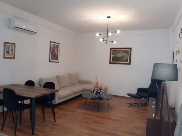 Tirane, jepet me qera apartament 1+1+BLK Kati 1, 70 m² 300 Euro (eeuga Odise Grillo)