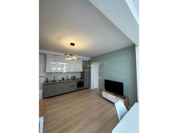 Tirane, jepet me qera apartament 1+1+BLK Kati 4, 54 m² 500 Euro (Pas Kompleksit "Square 21", Rruga e Kavajës)