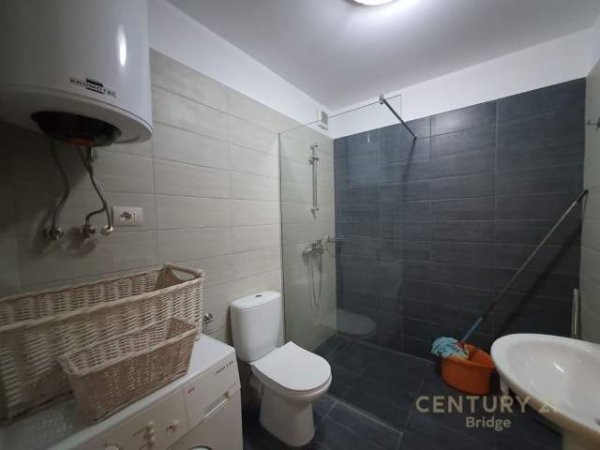 Tirane, jepet me qera apartament 1+1+BLK Kati 8, 108 m² 600 Euro (Garda, Liqeni Artificial)