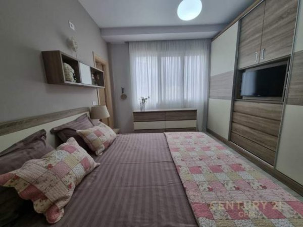 Tirane, jepet me qera apartament 2+1 Kati 3, 103 m² 900 Euro (Kopeshti Botanik)