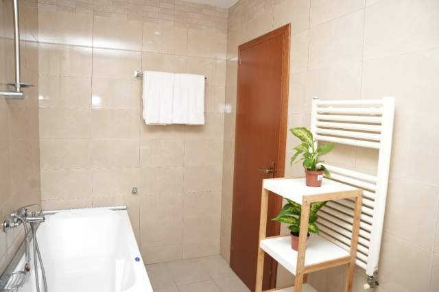 Tirane, jap me qera apartament 1+1+A+BLK Kati 4, 83 m² 50 Euro (Qemal Stafa)