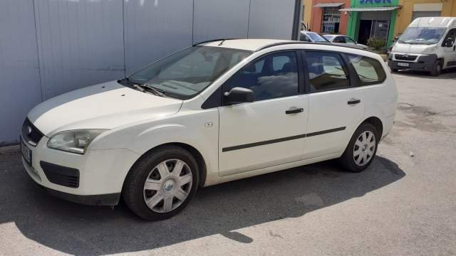 Tirane, shes makine karavan Ford Focus Viti 2005, 2.500 Euro