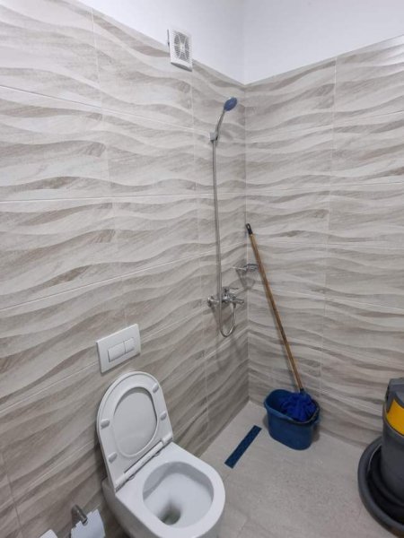 Tirane, jepet me qera apartament 1+1+BLK Kati 7, 77 m² 400 Euro (3 Deshmoret)