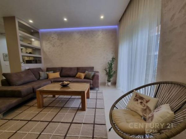 Tirane, jepet me qera apartament 2+1 Kati 3, 103 m² 900 Euro (Kopeshti Botanik)