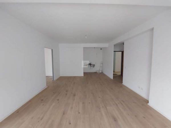 Shkembi Kavajes, shitet apartament 2+1+A+BLK Kati 5, 84 m² 75.000 Euro