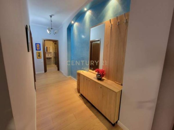 Tirane, jepet me qera apartament 2+1 Kati 4, 87 m² 400 Euro (Komuna e Parisit)
