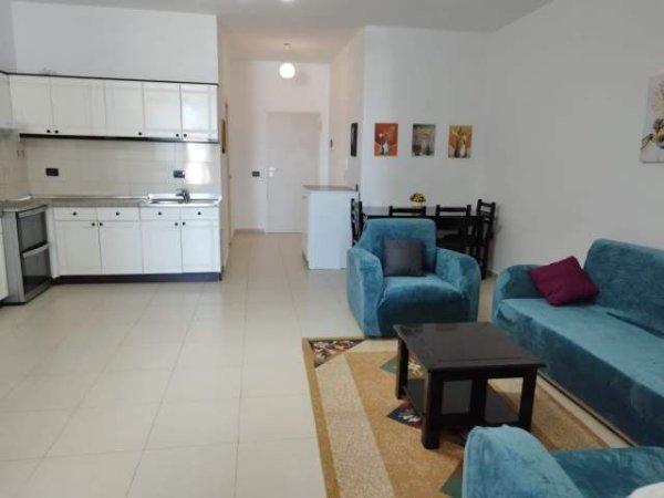 Tirane, jepet me qera apartament 2+1 Kati 8, 76 m² 35.000 Leke (pas Spitalit Amerikan 3)