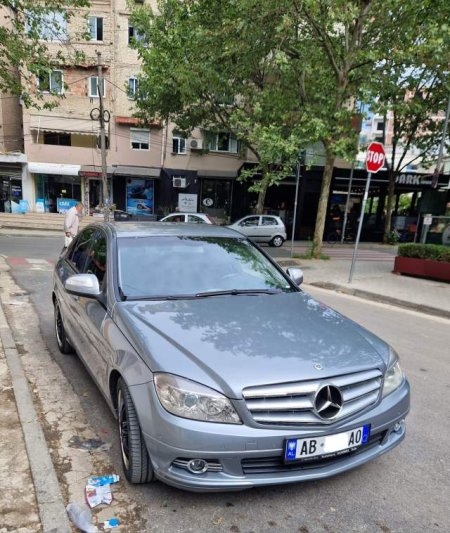 Tirane, shes makine Mercedes-Benz Viti 2008, 7.200 Euro