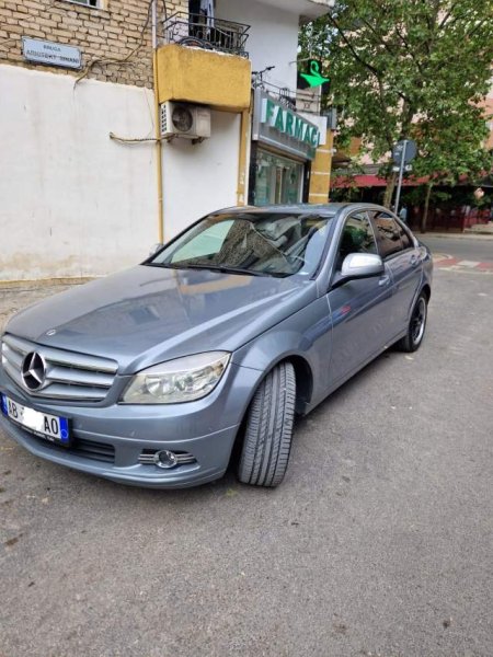 Tirane, shitet makine Mercedes-Benz C180 Compressor Viti 2008, 7.600 Euro