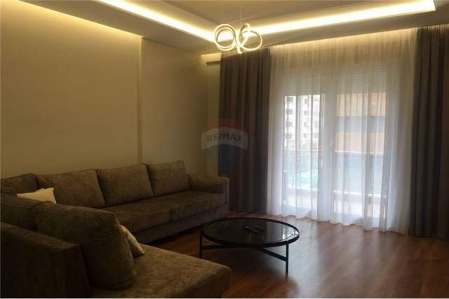 Tirane, jepet me qera apartament 1+1 Kati 3, 80 m² 500 Euro