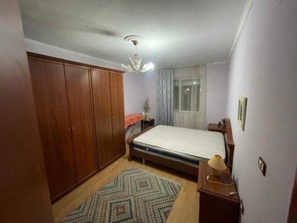 Tirane, jepet me qera apartament 2+1 Kati 2, 85 m² 400 Euro (prane bar Artisti)