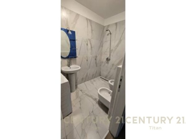 Tirane, shitet apartament 1+1 Kati 3, 65 m² 107.000 € (ish Fusha e Aviacionit)